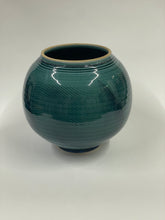 Load image into Gallery viewer, Russel Spillman - Signed Ceramic Vessel
